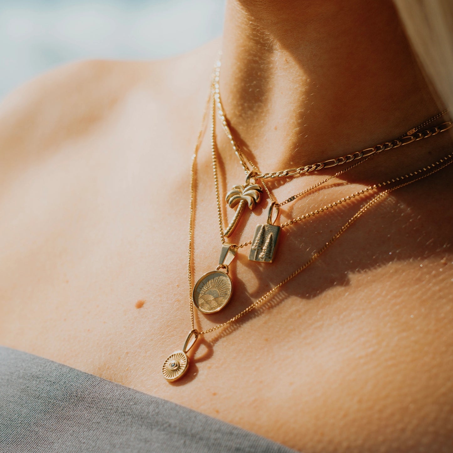 Affirmation Necklace – “I Am Strong” Gold Pendant Jewelry