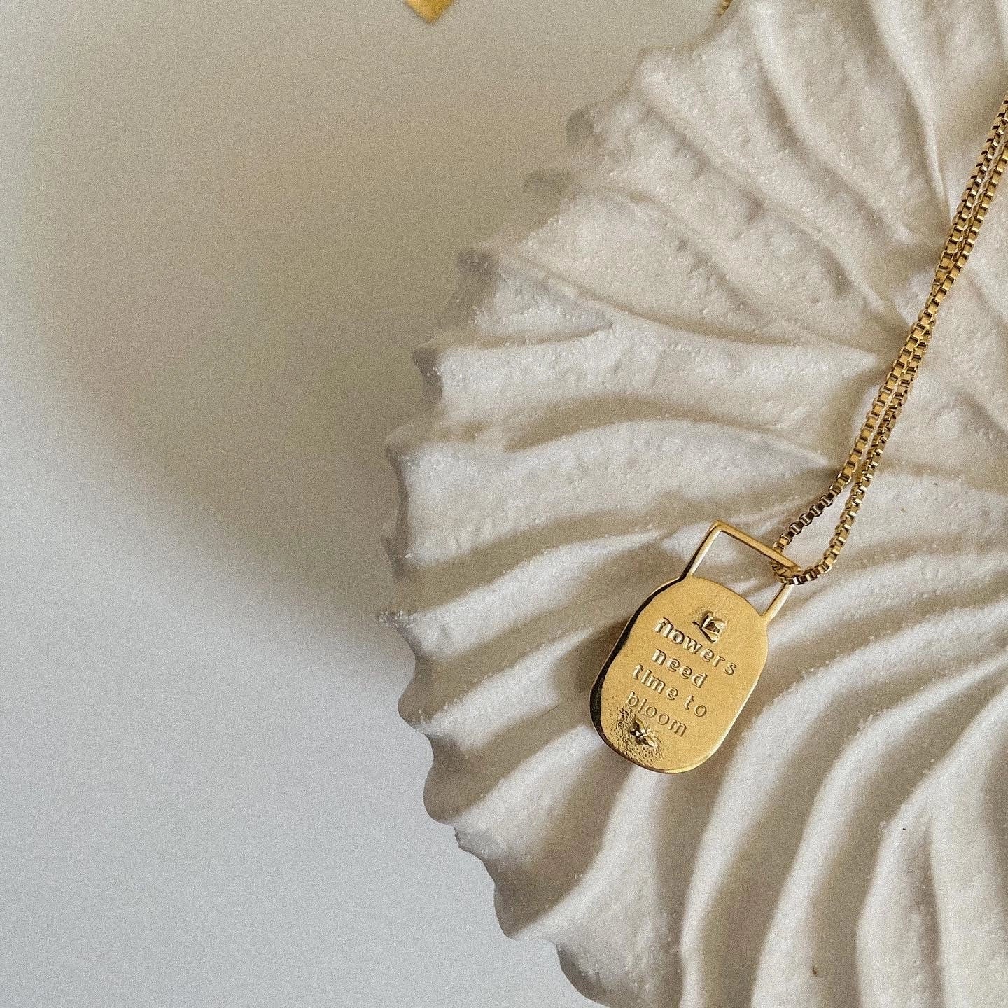 Bloom Affirmation Necklace – Gold Pendant with Positive Engraving